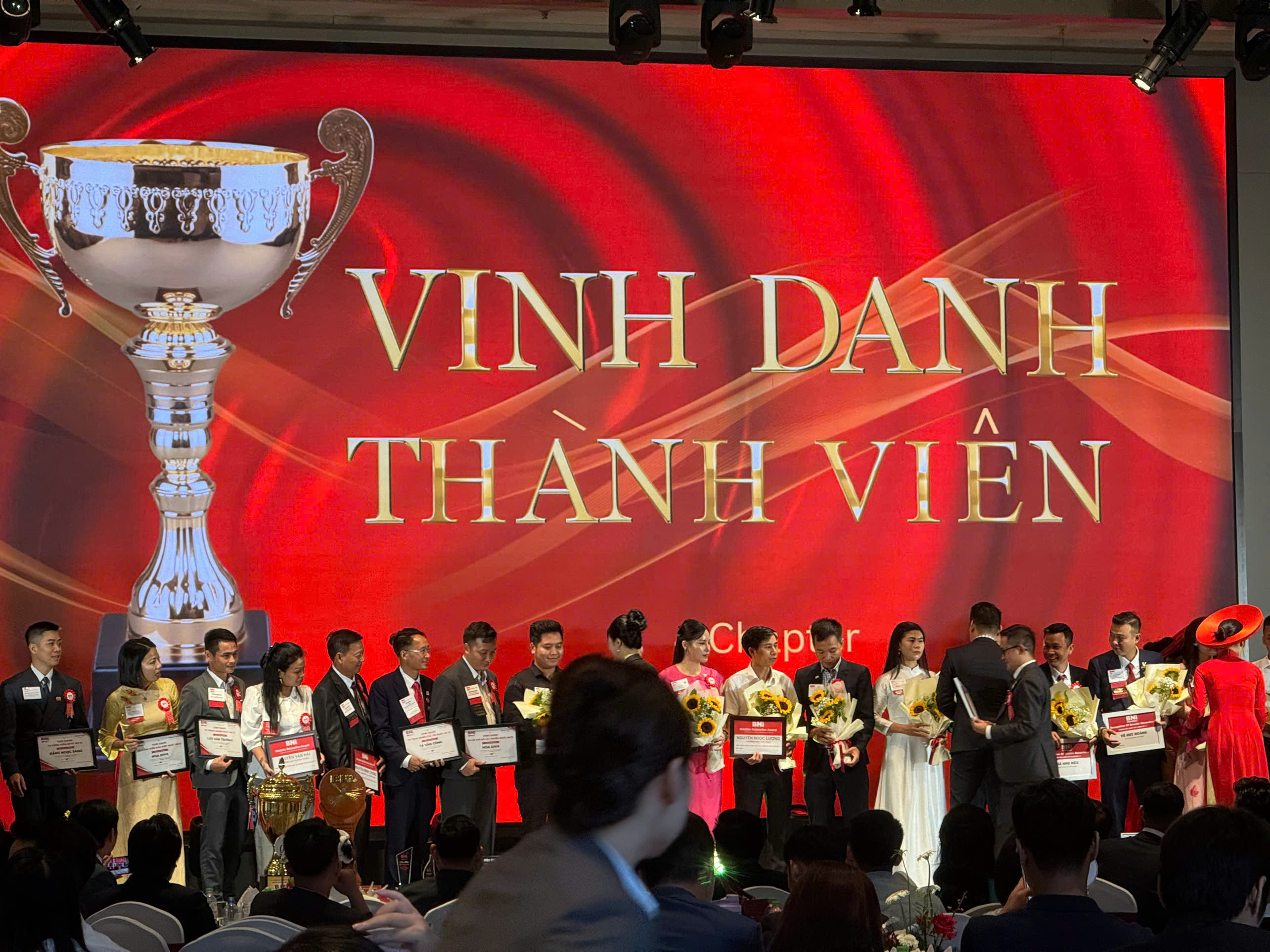🏆Vinh danh những cá nhân và Chapter có thành tích xuất sắc trong nhiệm kỳ vừa 