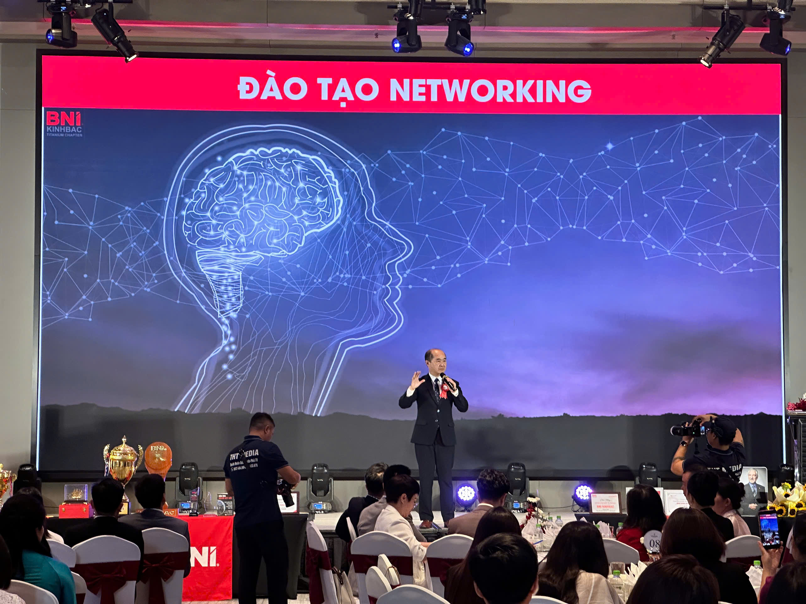 Chủ tịch Hồ Quang Minh chia sẻ kinh nghiệm networking