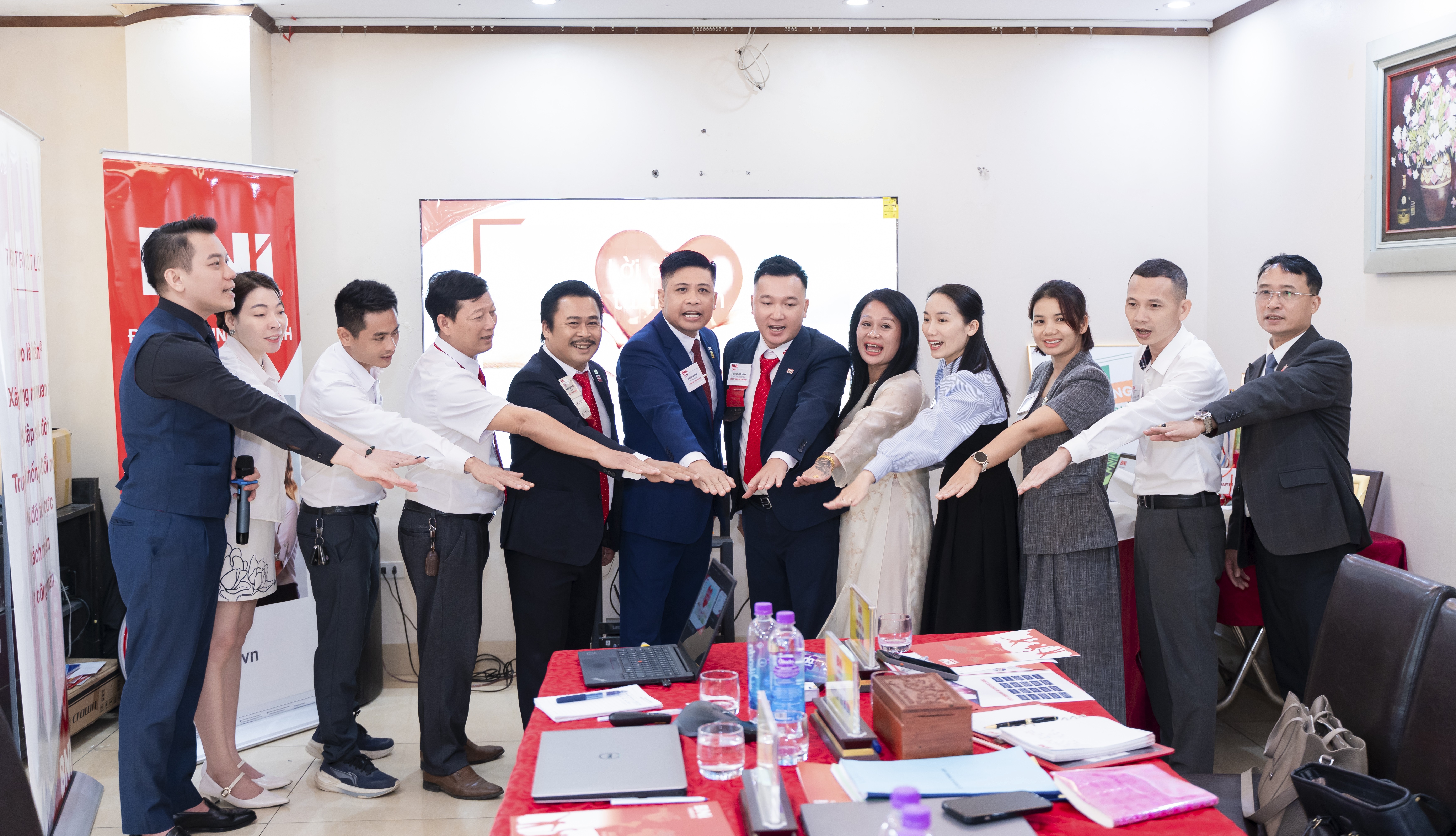 Lễ chuyển giao liên chapter - Mở rộng mạng lưới – Referral chéo