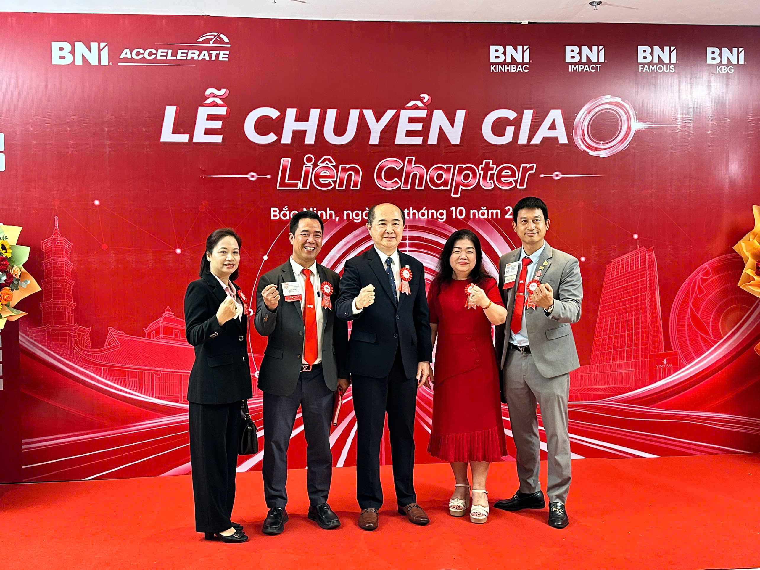Vinh dự chào đón Chủ tịch. Hồ Quang Minh