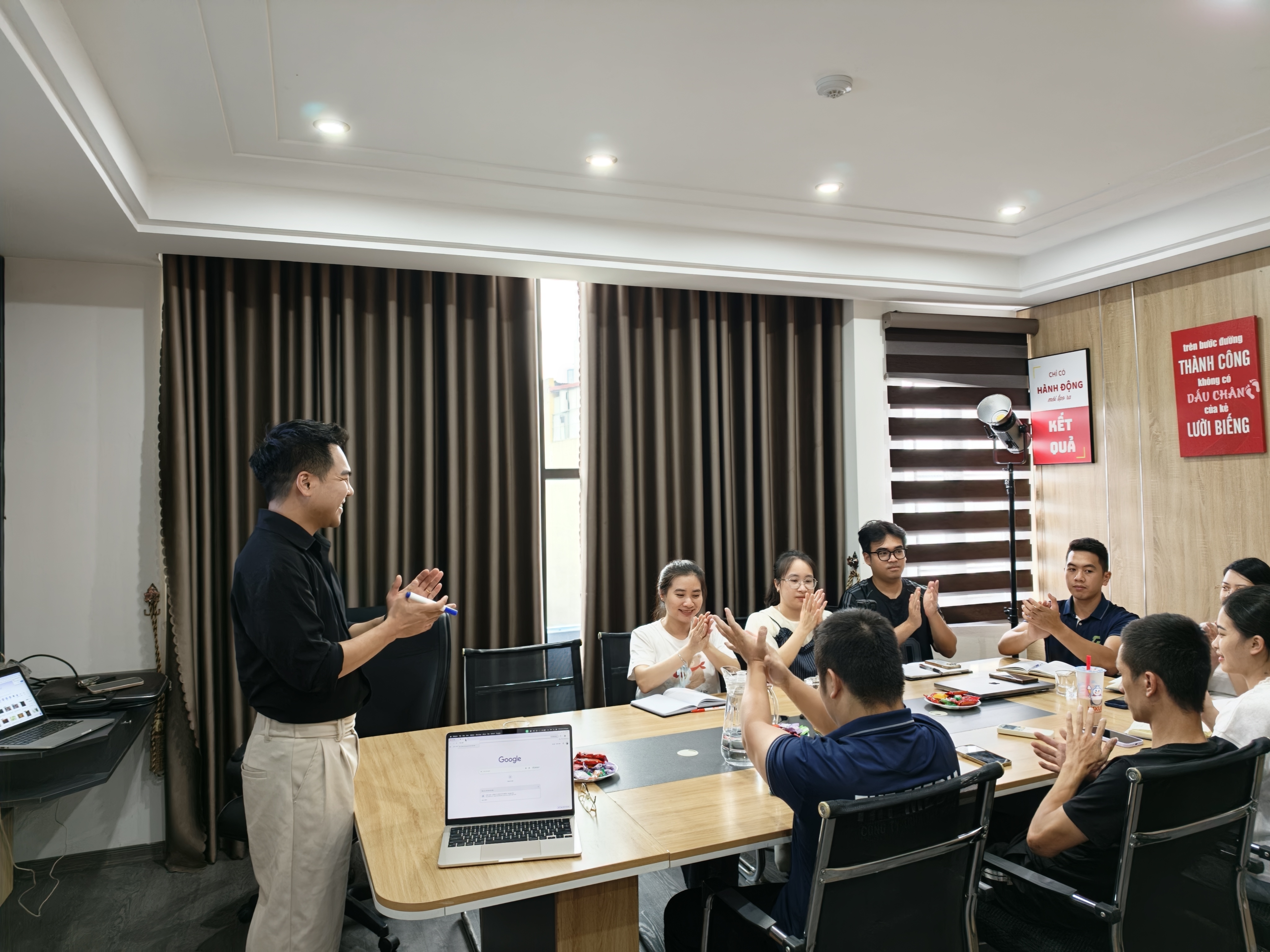 Doanh nghiệp nên thuê dịch vụ chăm sóc fanpage