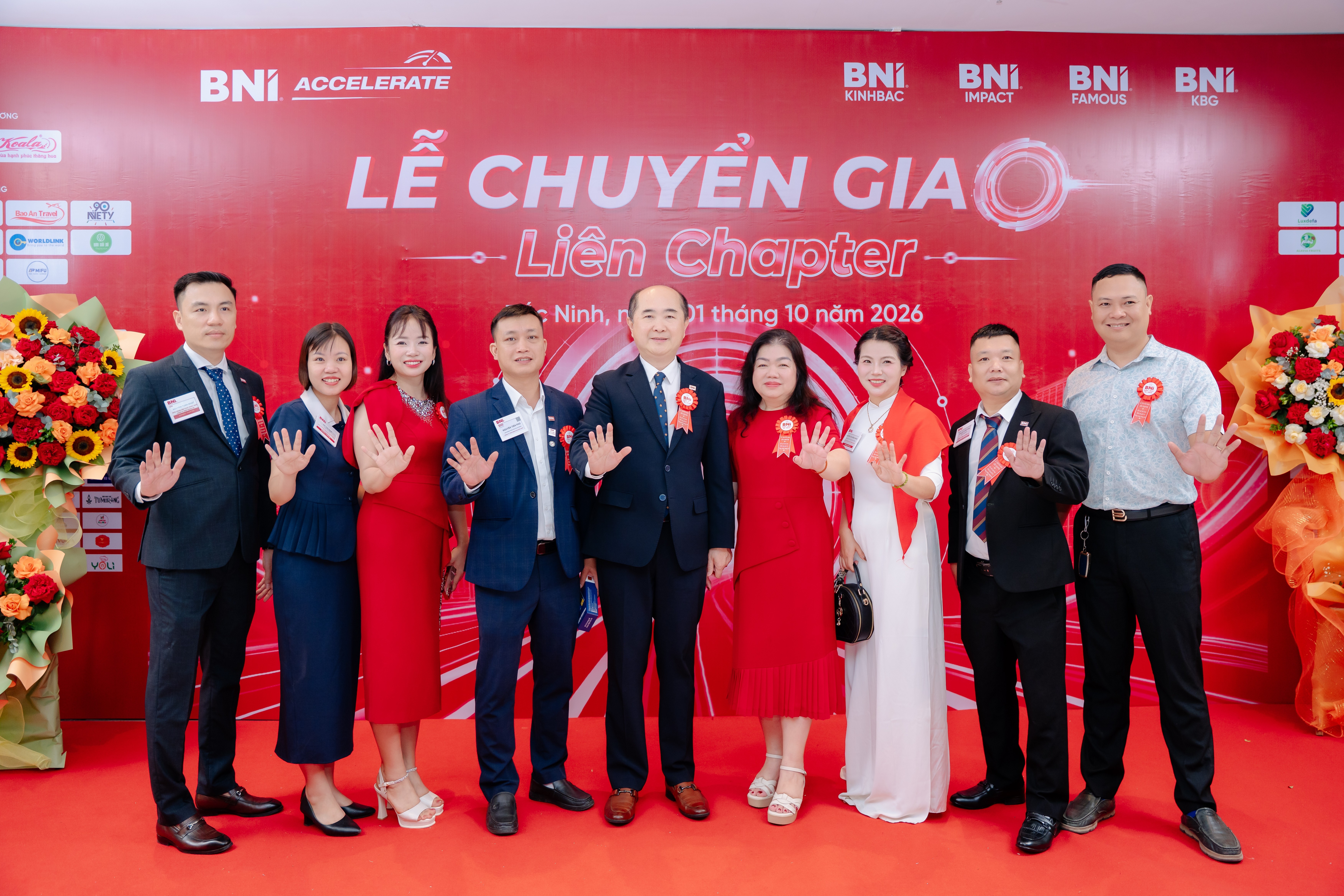 Check - in c&ugrave;ng Chủ tịch Hồ Quang Minh trước giờ G