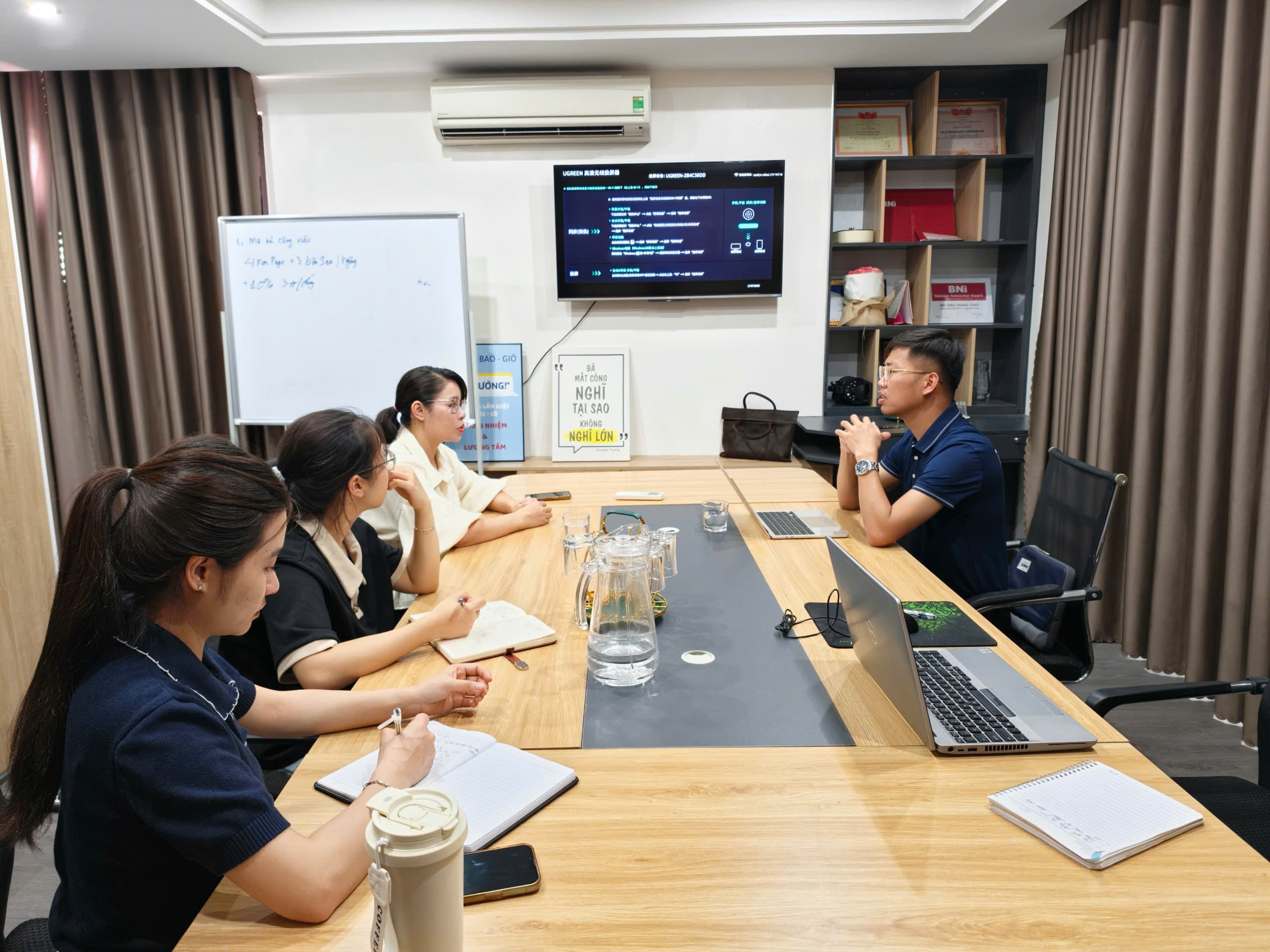 Buổi làm việc xây dựng hệ thống nội dung đa kênh tại THT Media