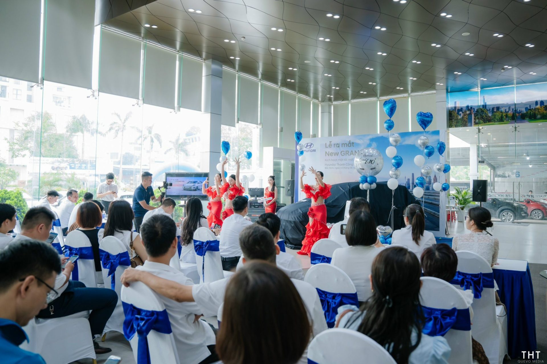 Quay, chụp, live sự kiện, chương trình — ảnh hậu trường 1