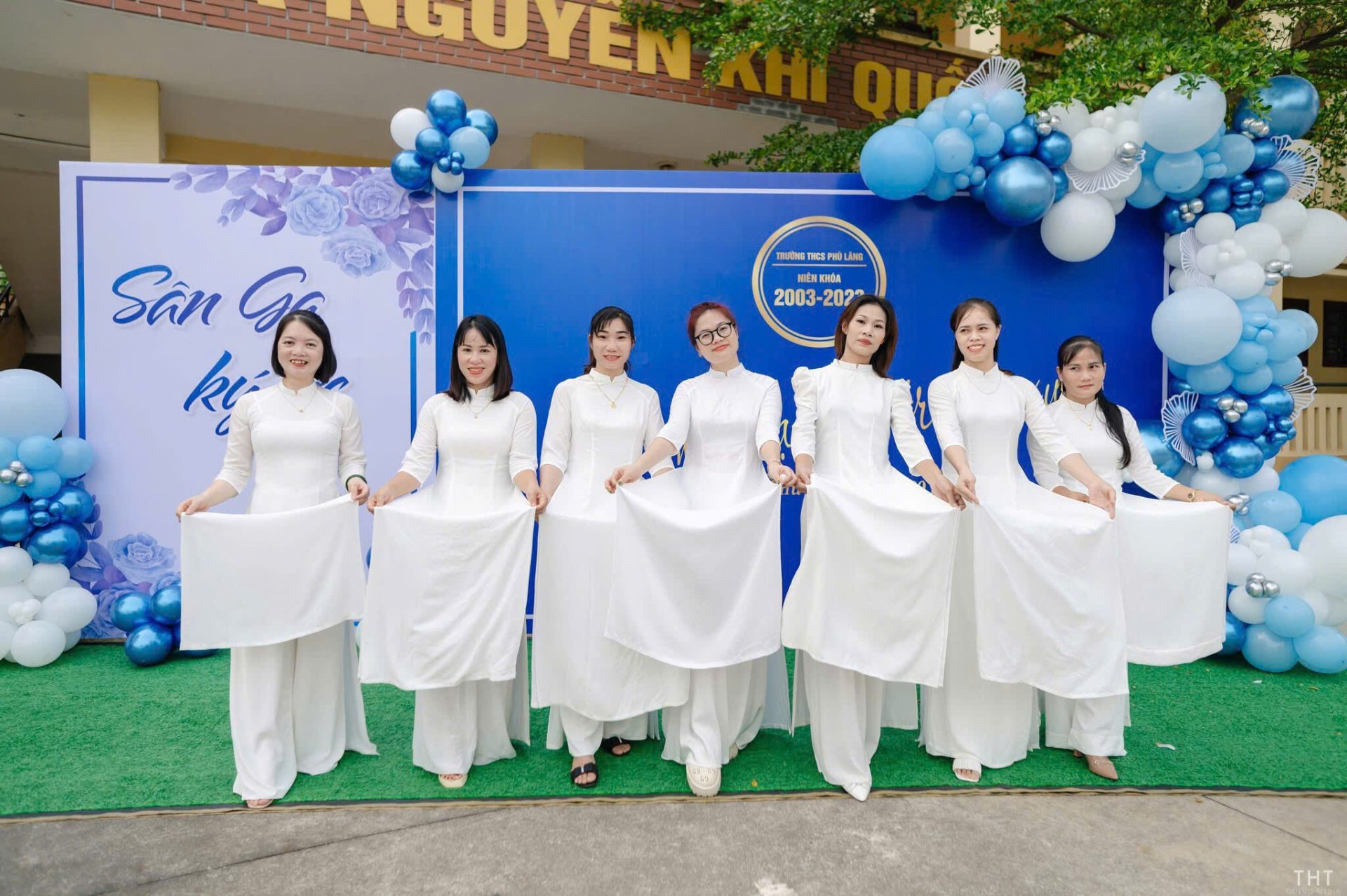 Chụp Ảnh Họp Lớp Giá Rẻ Tại Bắc Ninh