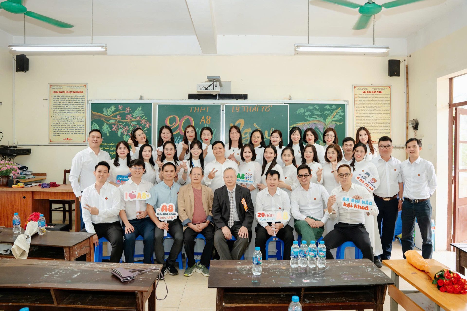 Dịch Vụ Quay Họp Lớp – Ghi Lại Trọn Vẹn Khoảnh Khắc Hội Ngộ