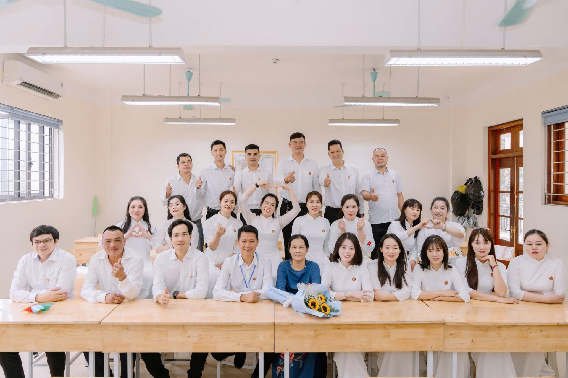 Chụp Ảnh Họp Lớp Chuyên Nghiệp – Lưu Giữ Thanh Xuân Trọn Vẹn