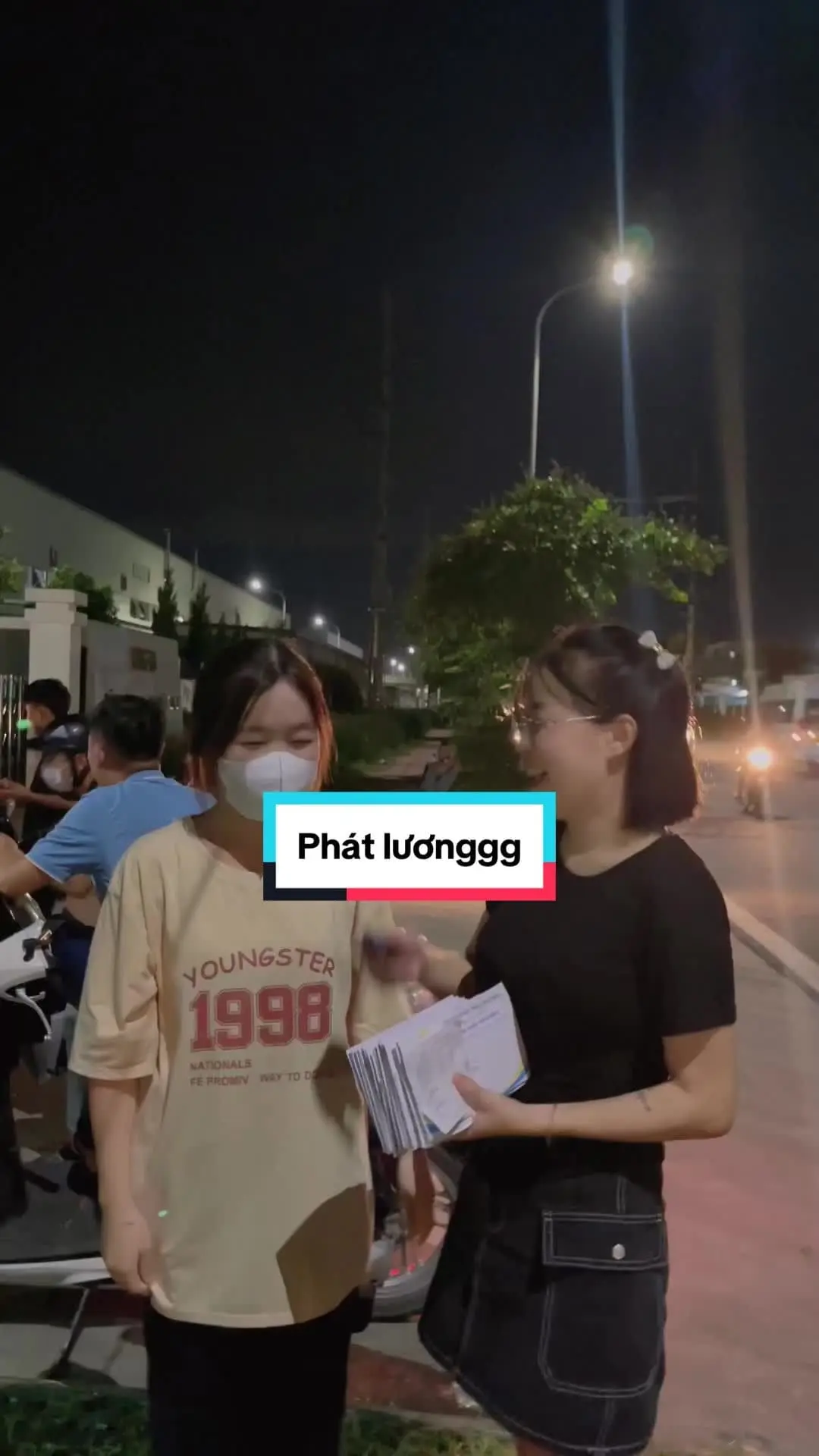 Thấy Thuý là có việc