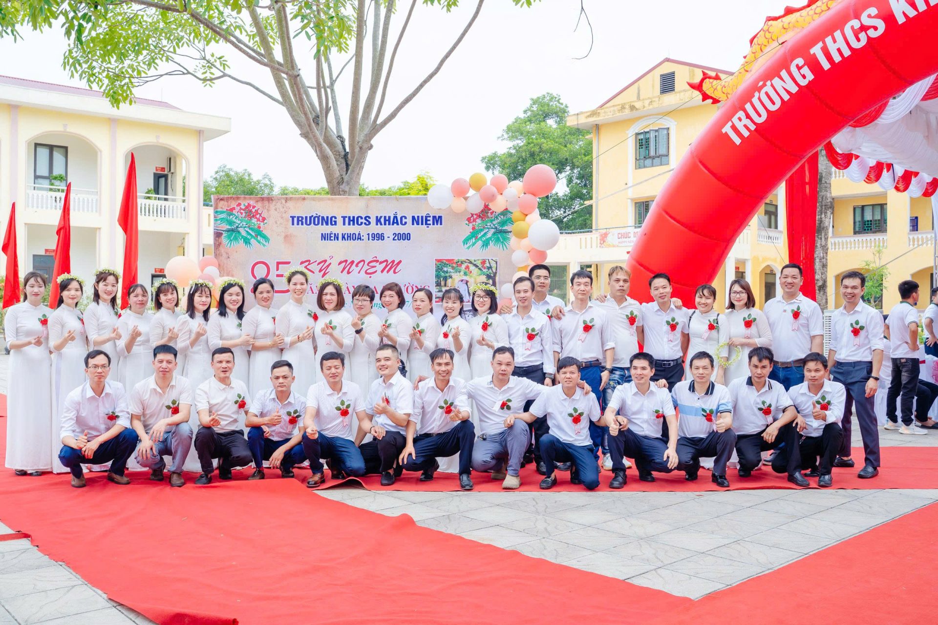 chụp ảnh kỷ niệm ngày ra trường